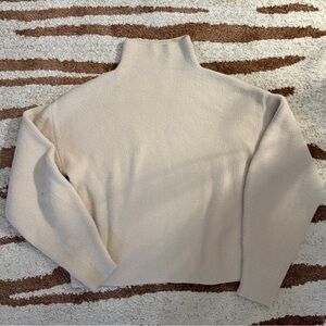 express mock neck sweater in oyster / XXS